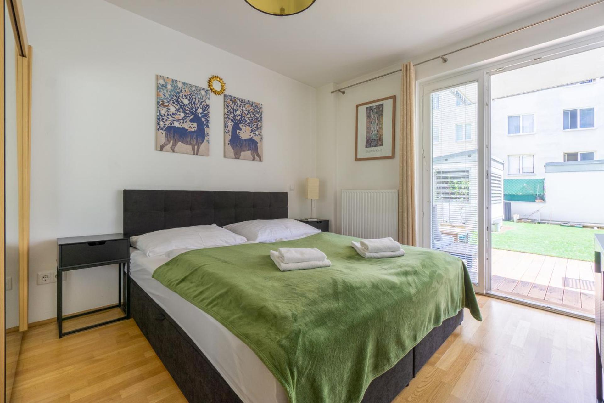 Apartment With Garden Close To Stadthalle, Westbahnhof Вена Экстерьер фото